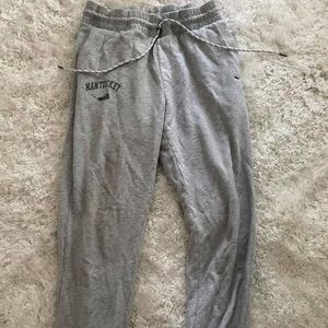 Vineyard vines jogger sweatpants with Nantucket logo. SO comfy
